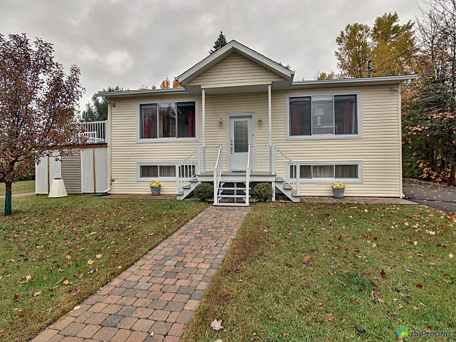 27 rue Lapointe, StLinLaurentides for sale DuProprio