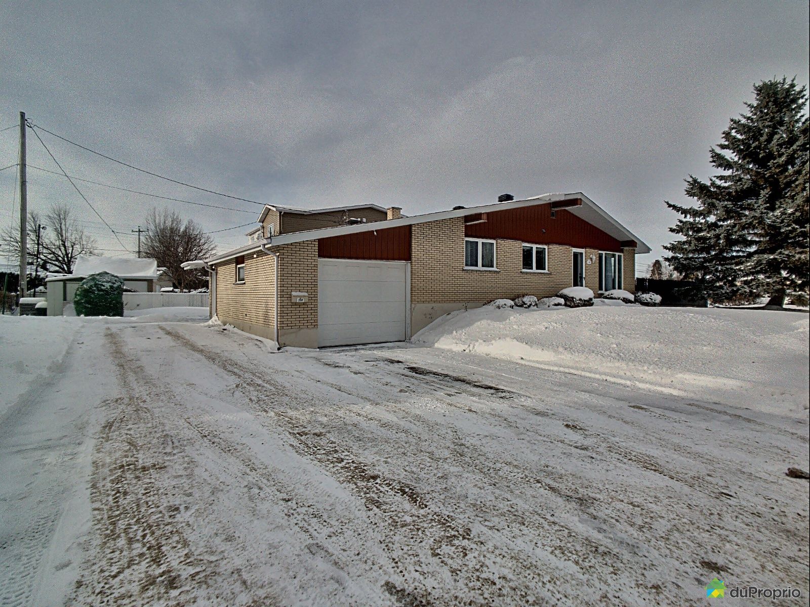 358 rue des ChampsÉlysées, Chicoutimi (Chicoutimi) for sale DuProprio