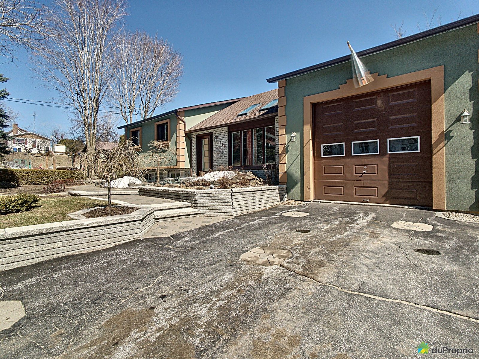 256 Rue De La Montagne — photo 3