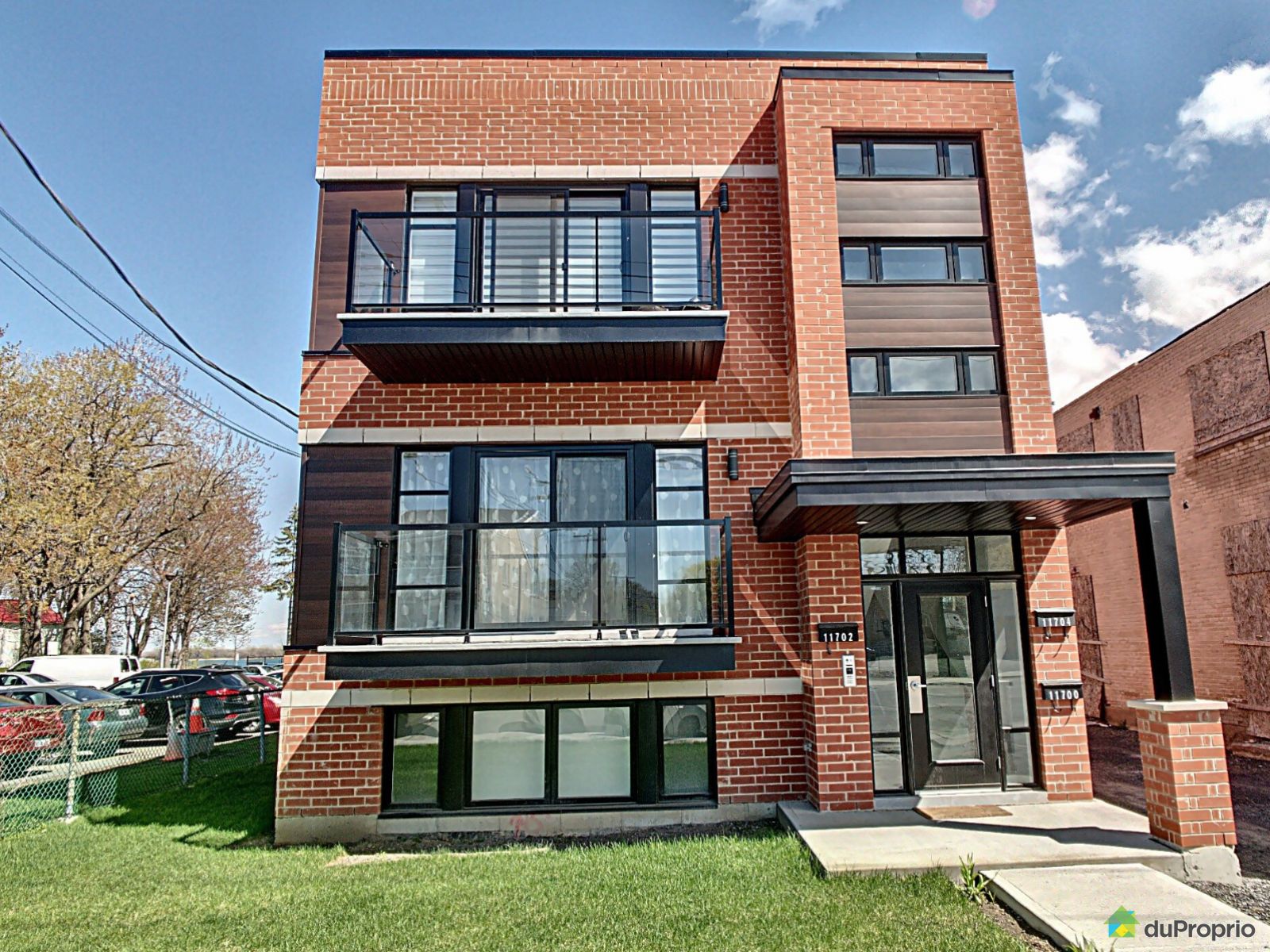 Triplex à vendre PointeAuxTrembles / MontréalEst 3 chambres 963291