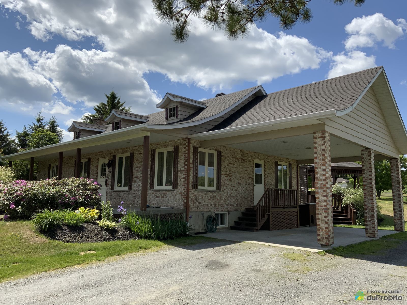 Bungalow à vendre Piopolis 3 chambres 2 salles de bain 950542