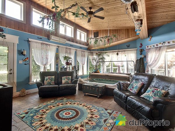 Salle familiale - 1514, chemin des Patriotes, Ste-Victoire-De-Sorel à vendre