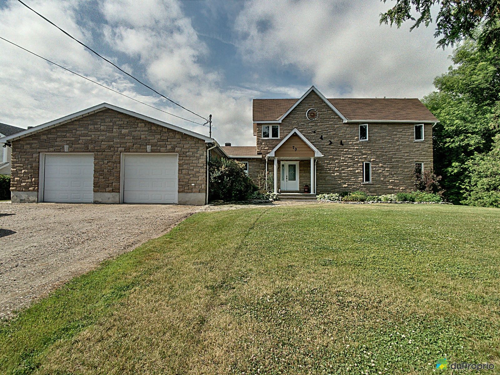 Maison 2 étages à vendre Luskville 3 chambres 2 salles de bain 970776