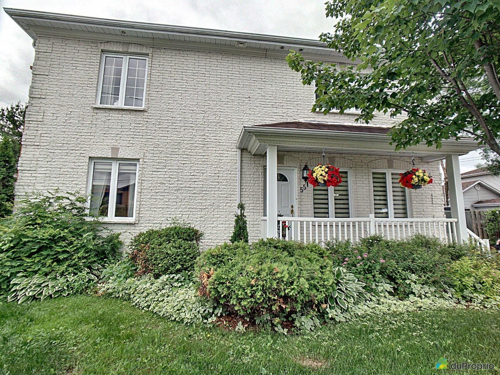 Maison 3 étages à vendre StHonoreDeChicoutimi 2 chambres 490465