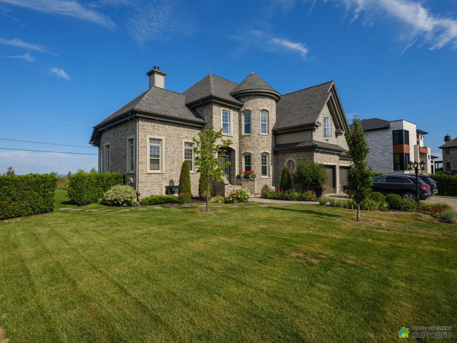 Maison 2 étages à vendre RivièreDuLoup 4 chambres 2 salles de bain