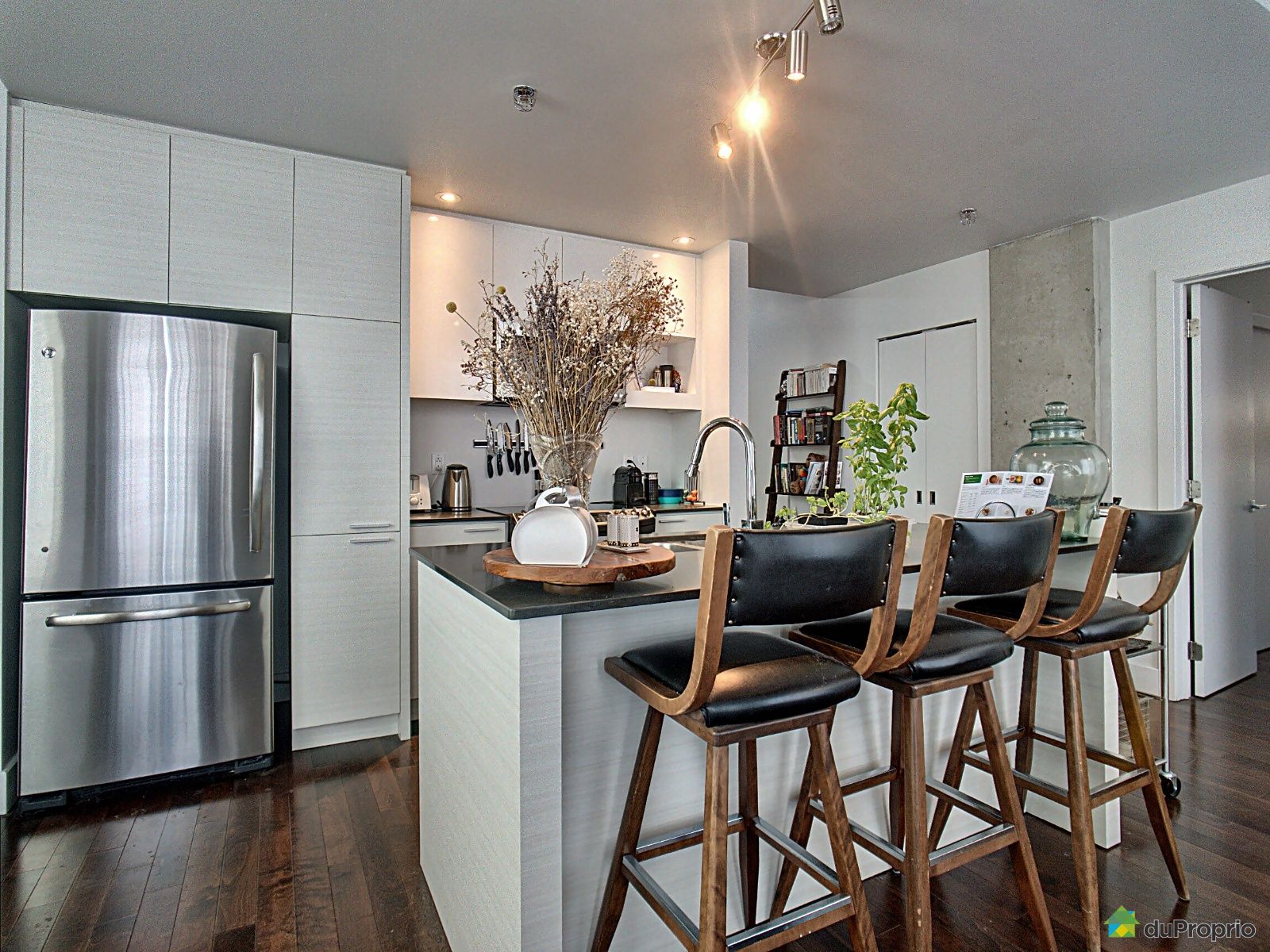 710 888 Rue Wellington — photo 3