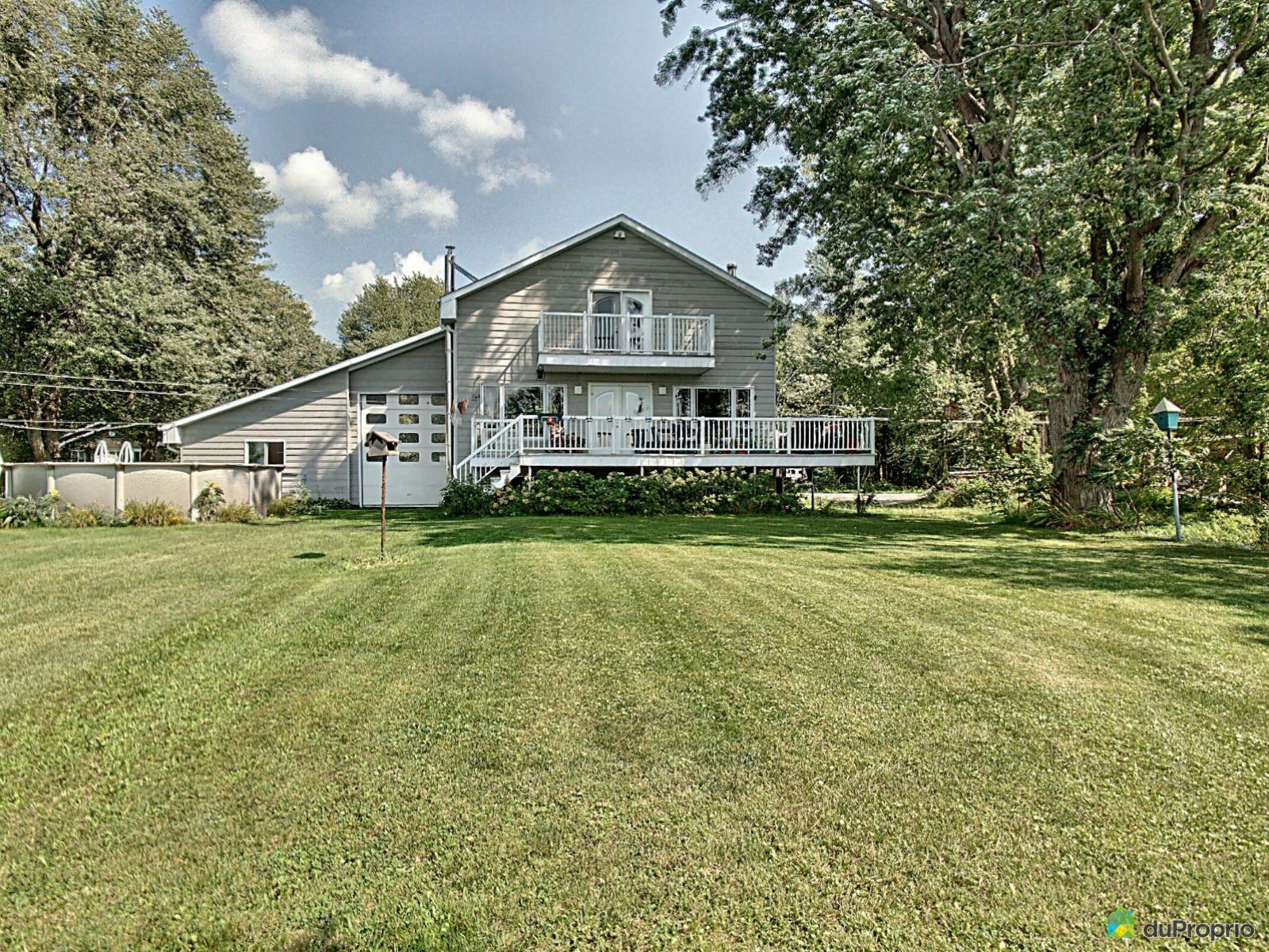 Maison 2 étages à vendre Sabrevois 2 chambres 2 salles de bain 978290