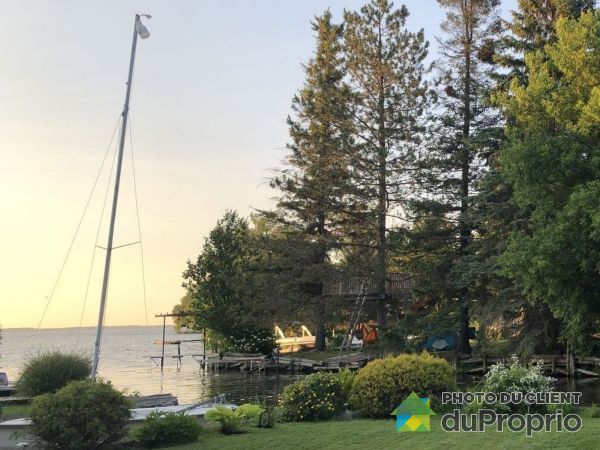 Waterfront - 235 10e Avenue, St-Anicet for sale