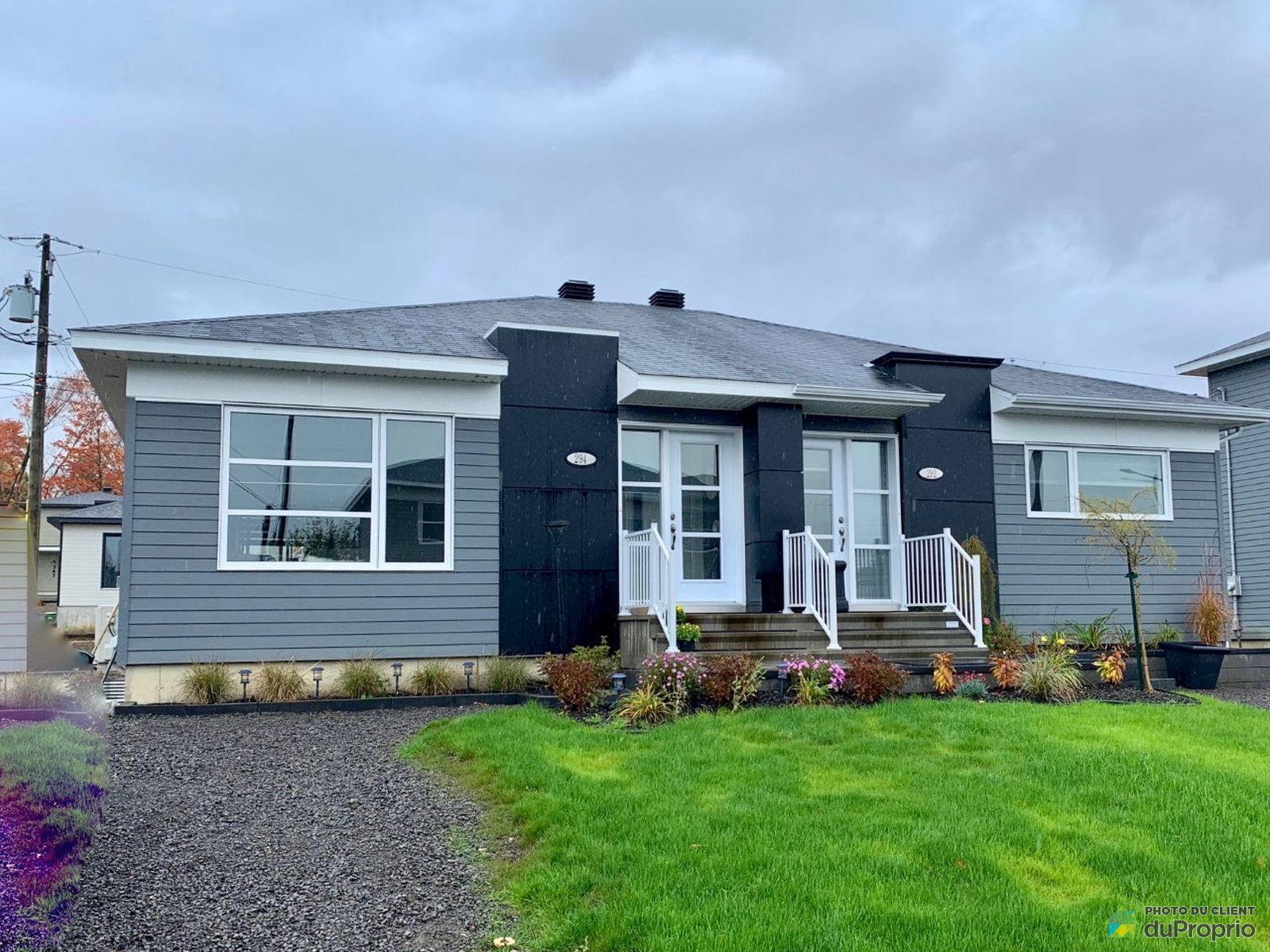 Jumelé neuf à vendre SteBrigitteDeLaval 1 chambre 1 salle de bain