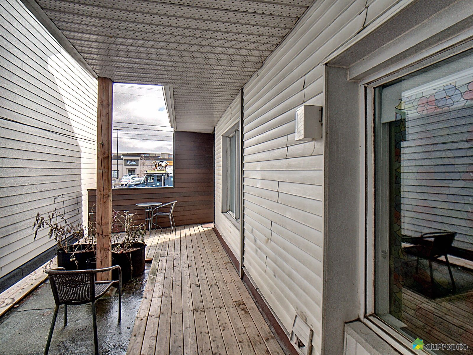 305 Rue Saint Jean — photo 3