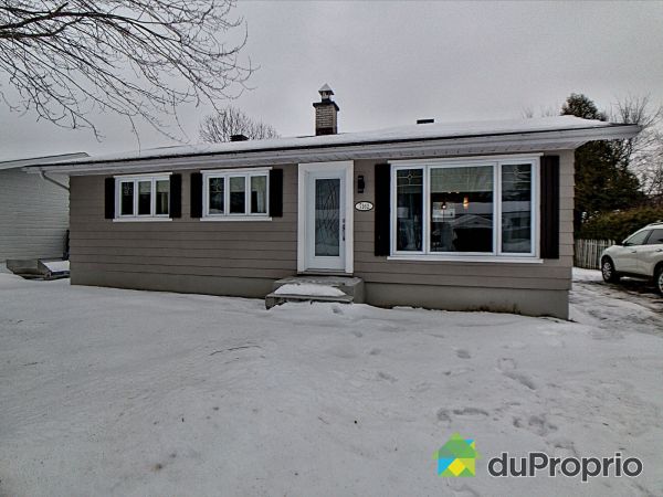 Winter Front - 7162 rue des Lynx, Charlesbourg for sale