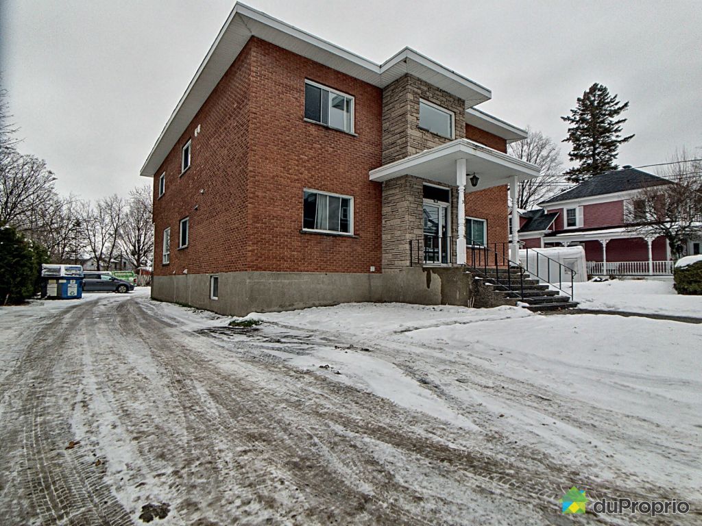 Multiplex à vendre, Granby