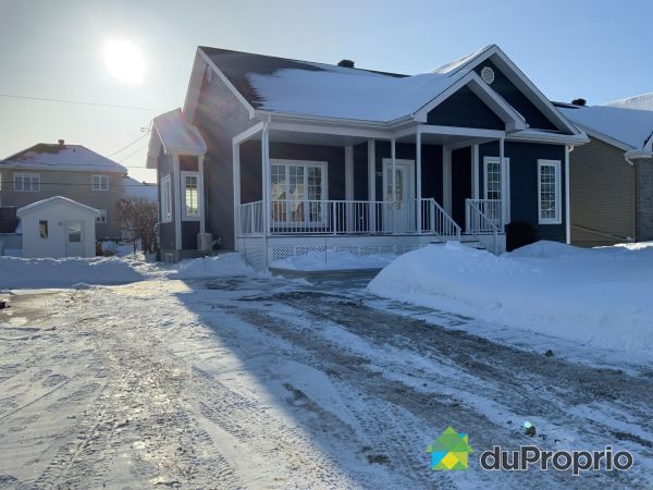 732 rue d&#39;Orion, St-Jean-Chrysostome for sale