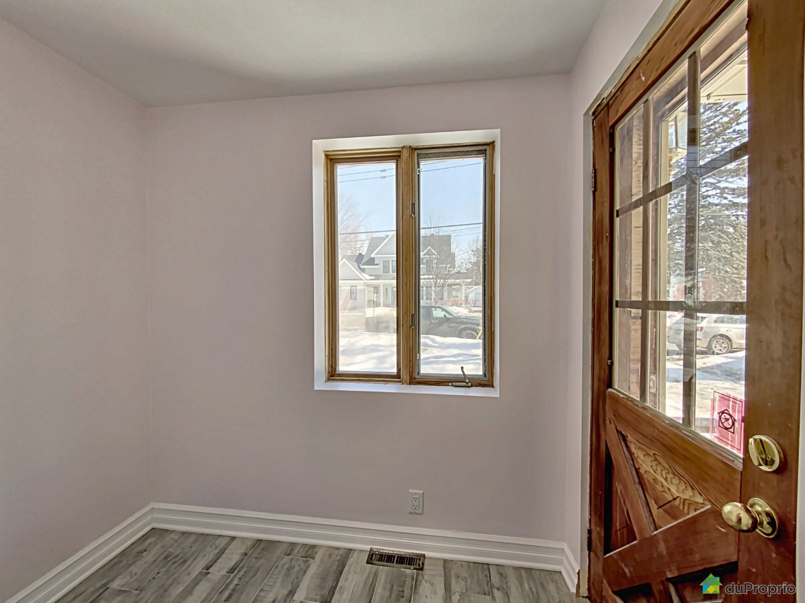 74 Avenue De La Pointe Claire — photo 3