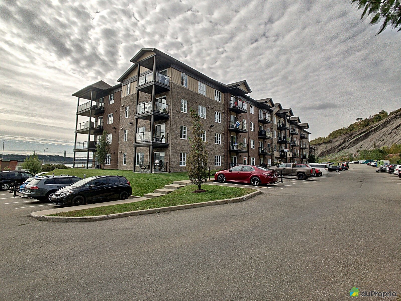 Condo à vendre Boischatel 2 chambres 1 salle de bain 1002737