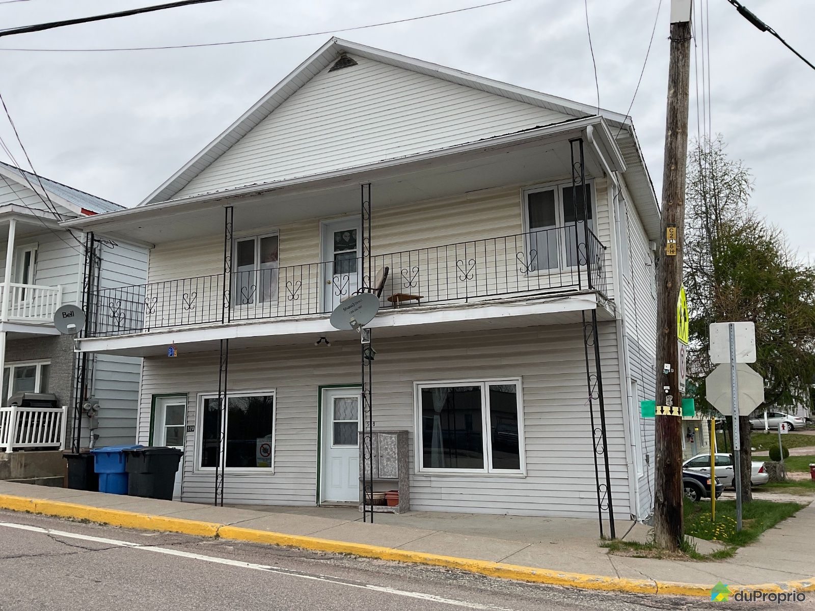 Duplex à vendre StEugèned'Argentenay 4 chambres 2 salles de bain 1008024