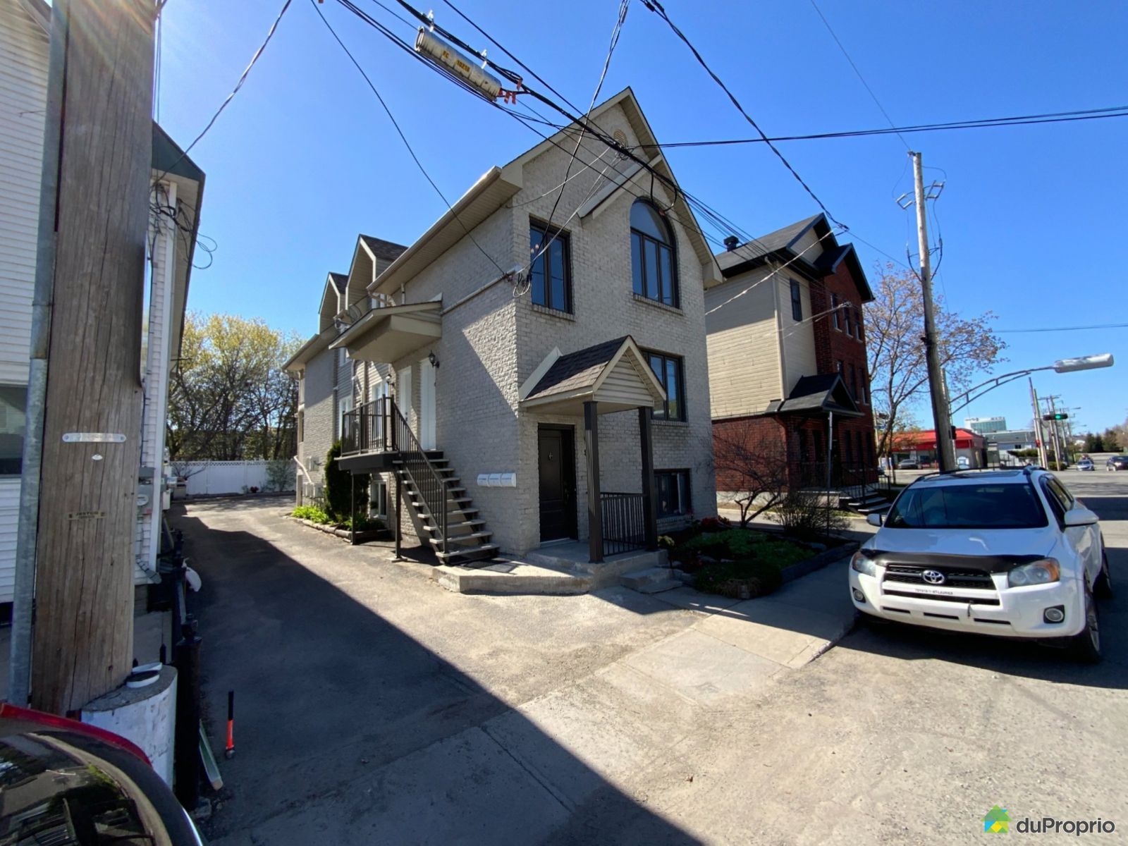 Triplex for sale Gatineau (Hull) 2 bedrooms 1 bathroom 1008049 DuProprio