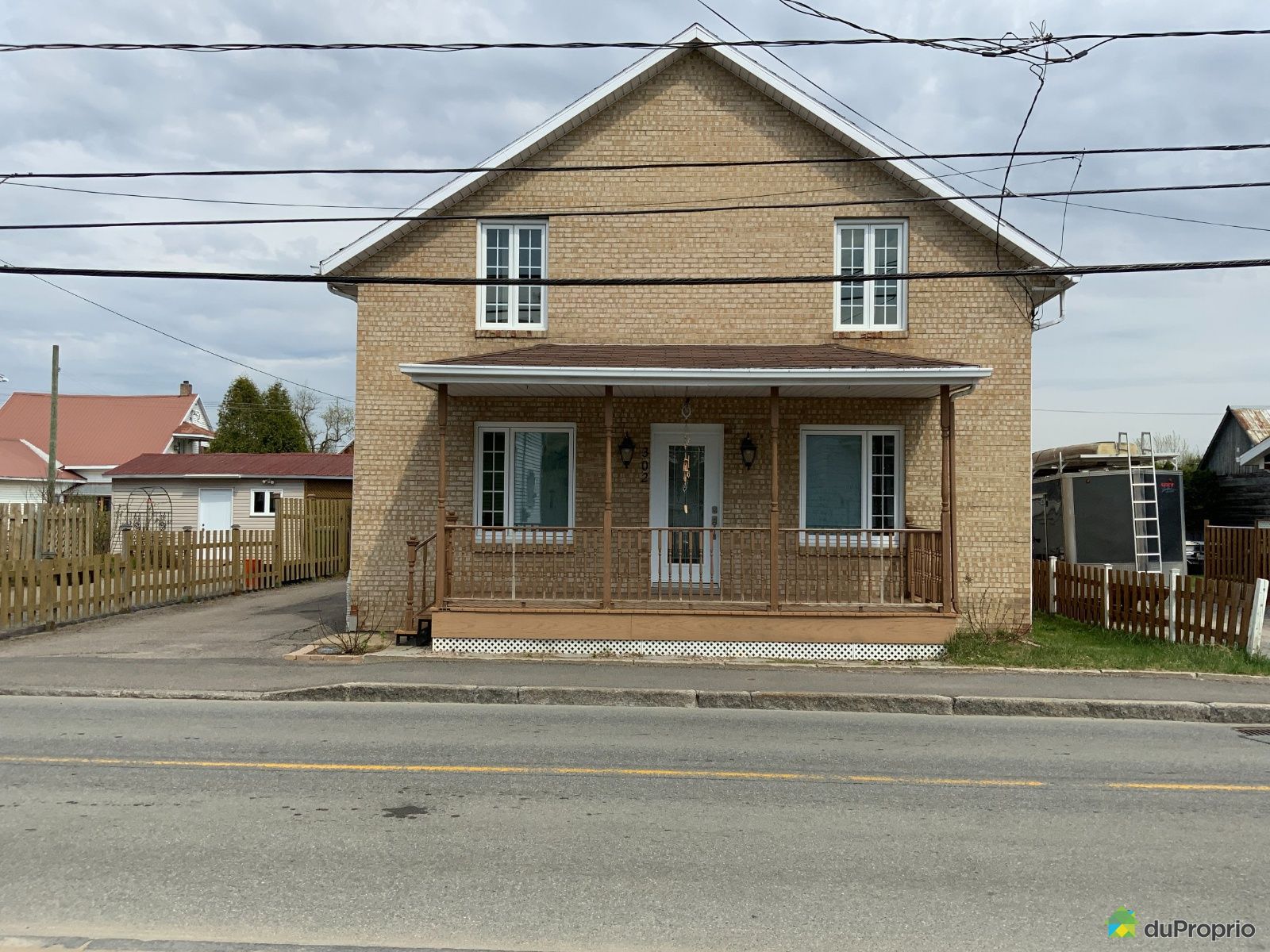 Maison 2 étages à vendre StRaymond 3 chambres 2 salles de bain 1008203