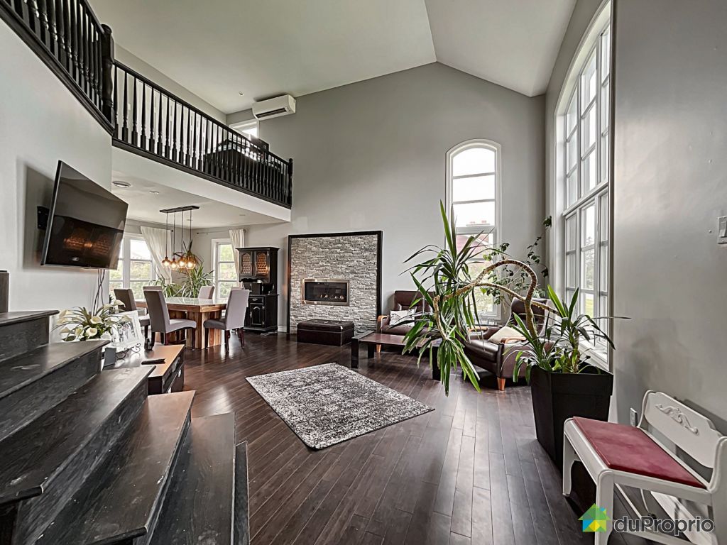 Maisons à vendre, Contrecoeur