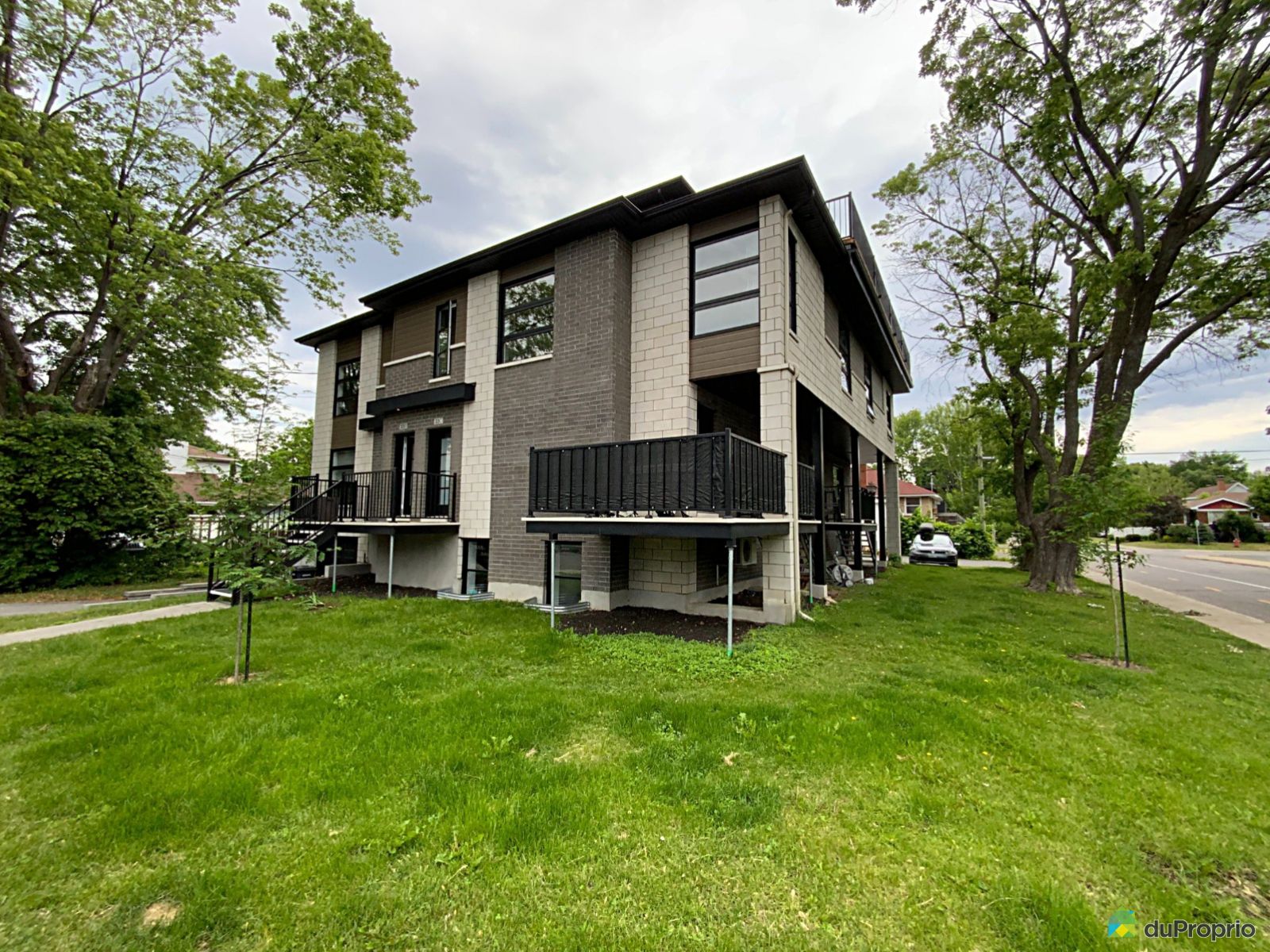 Condo à vendre LavaldesRapides 3 chambres 2 salles de bain 1011289