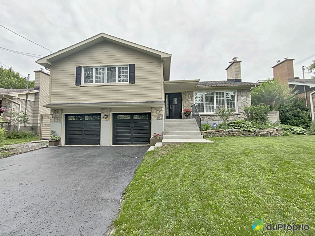 PointeClaire Homes for sale