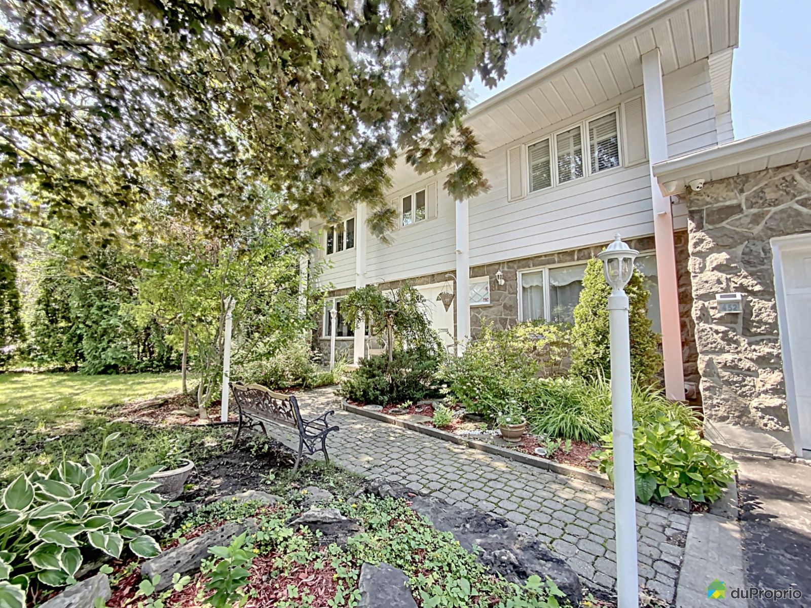 Maison 2 étages à vendre DollardDesOrmeaux 4 chambres 1013275