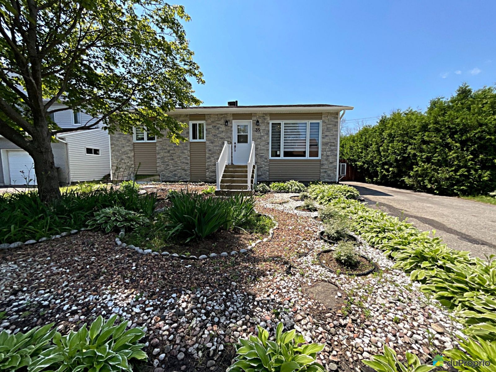 Bungalow à vendre Blainville 3 chambres 2 salles de bain 1013425
