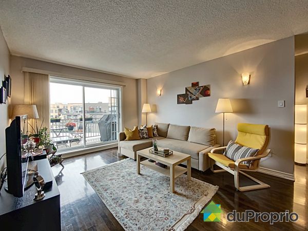 Living Room - 404-3075 avenue Ernest-Hemingway, Saint-Laurent for sale