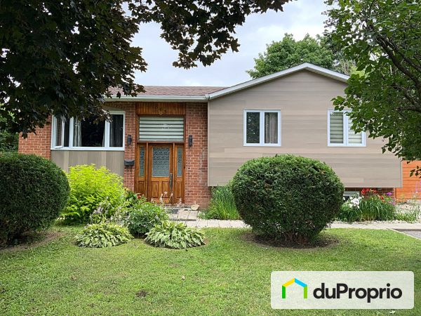 Front Yard - 845 rue Cournoyer, Boisbriand for sale