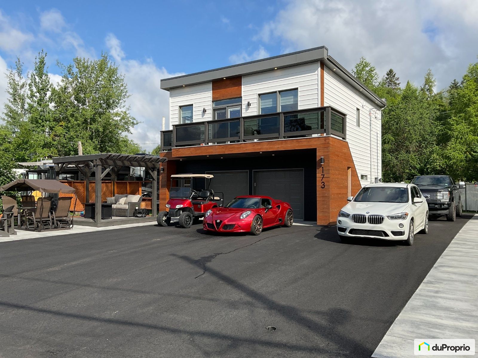 Maison 2 étages à vendre FossambaultSurLeLac 3 chambres 1015927