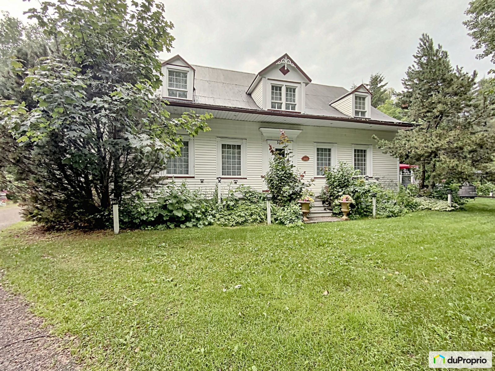 Maison 2 étages à vendre La Pocatiere 6 chambres 1 salle de bain 1016408