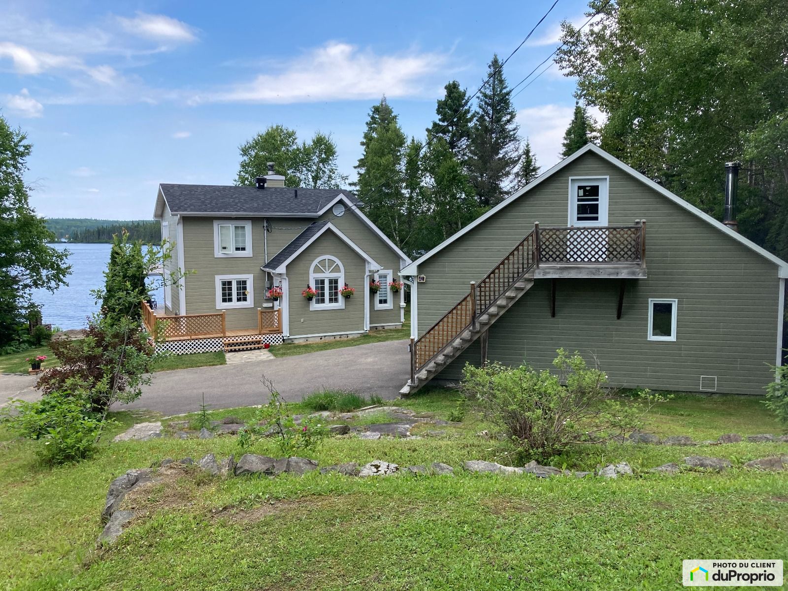 Maison 2 étages à vendre StFélixD'Otis 2 chambres 1 salle de bain 997153