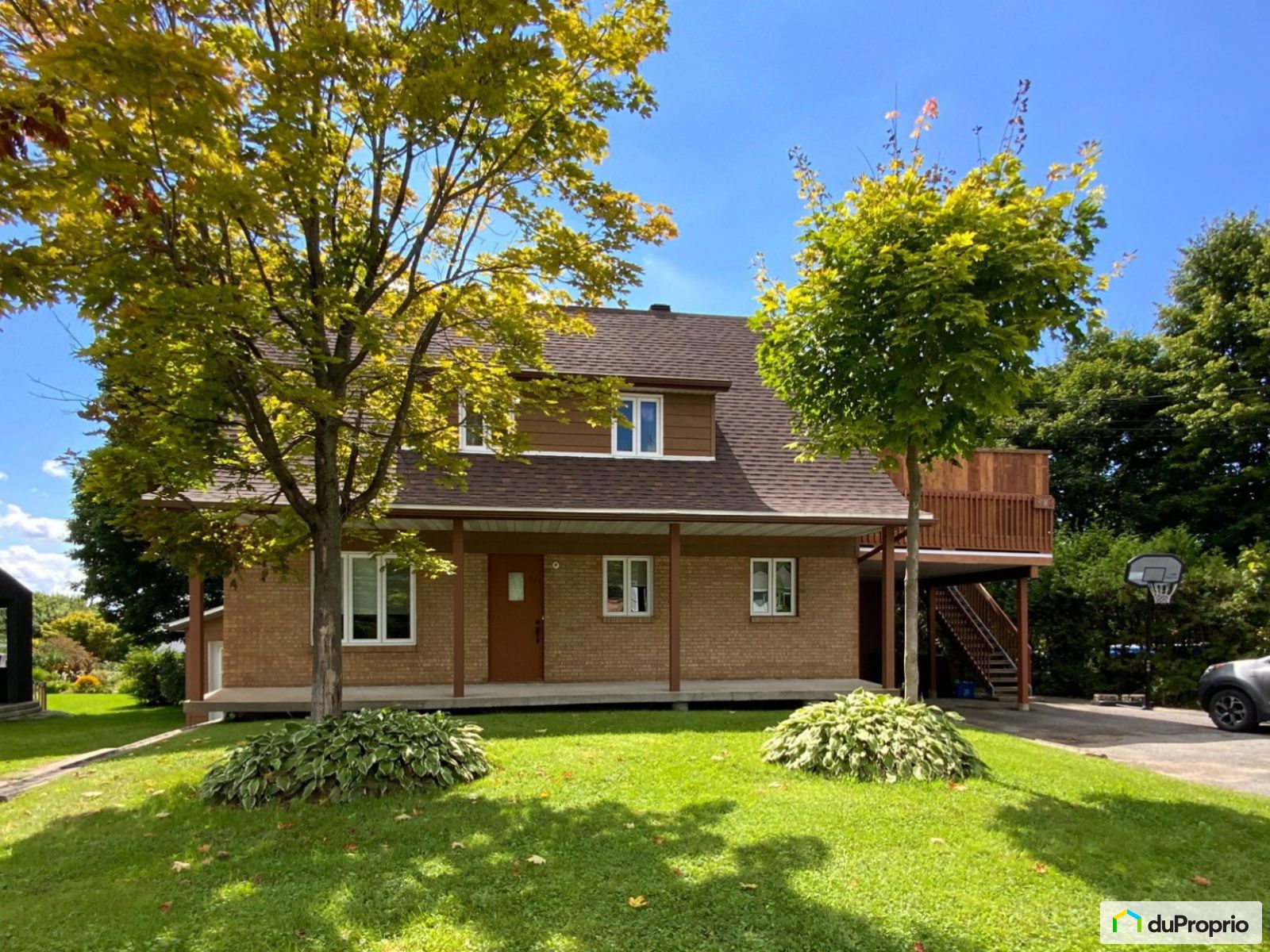 Triplex à vendre Neuville 7 chambres 3 salles de bain 1017471