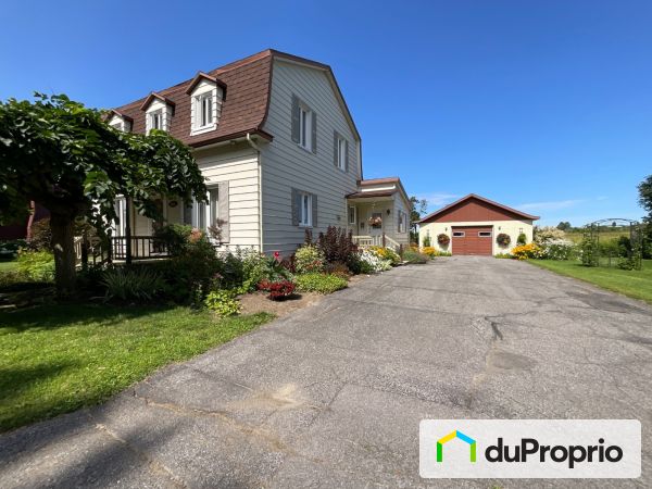Summer Front - 200 rue Sauvageau, St-Casimir for sale