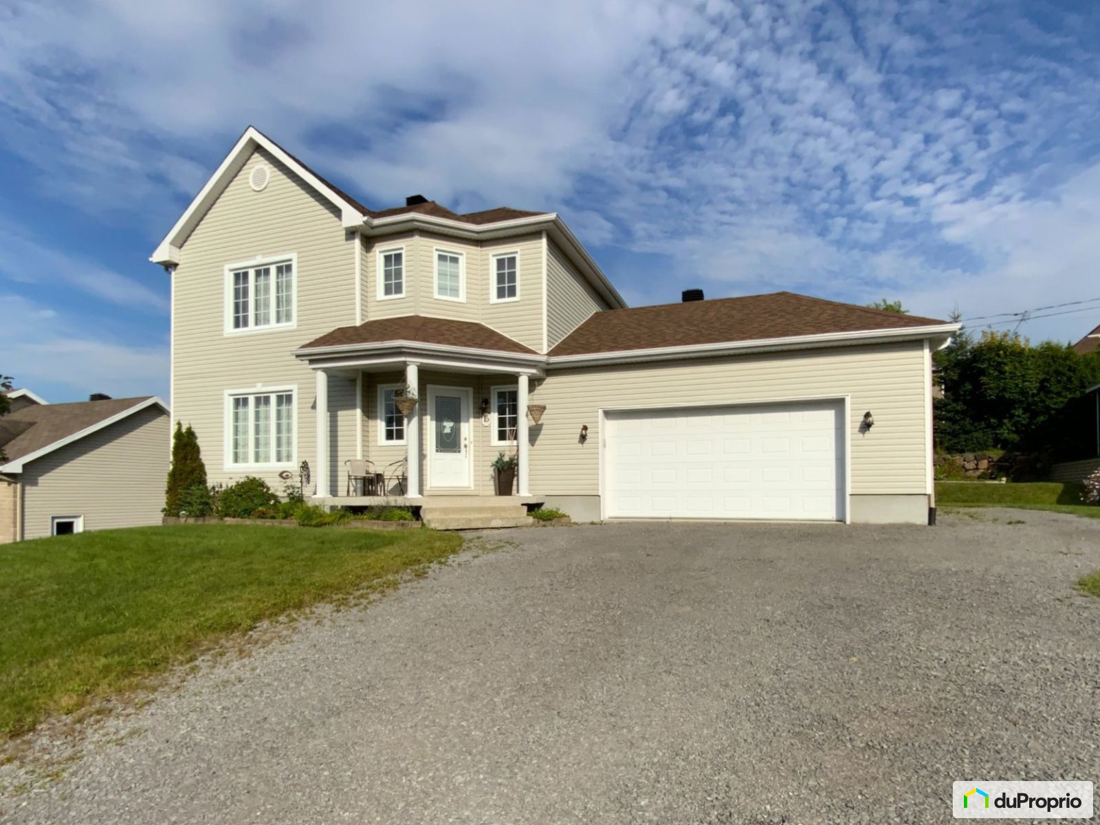 Maison 2 étages à vendre SteBrigitteDeLaval 3 chambres 1019536