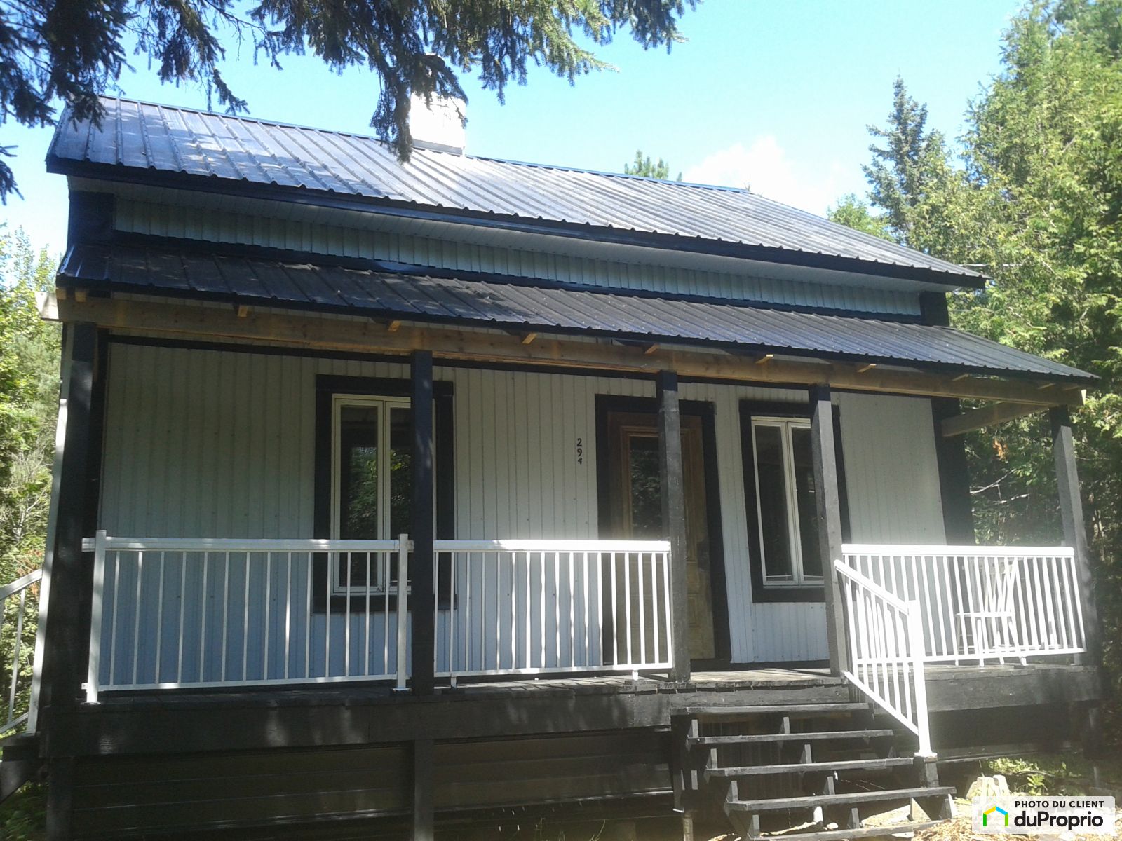 Maison 2 étages à vendre StApollinaire 2 chambres 1 salle de bain 290037