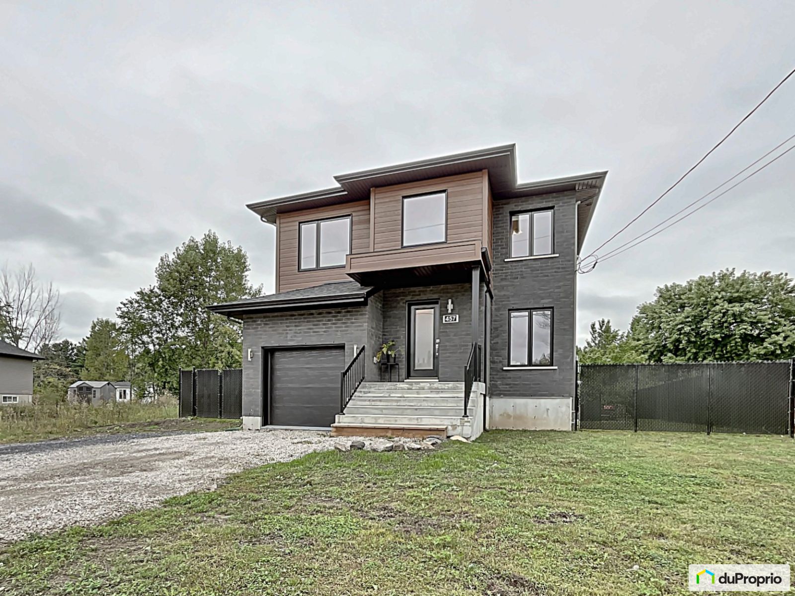 Maison 2 étages à vendre Hemmingford 3 chambres 1 salle de bain 1019286