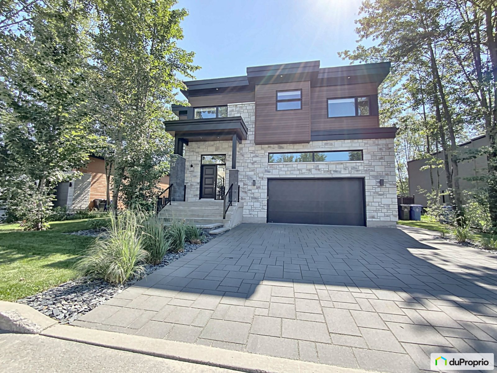 Maison 2 étages à vendre Blainville 3 chambres 3 salles de bain 1019689