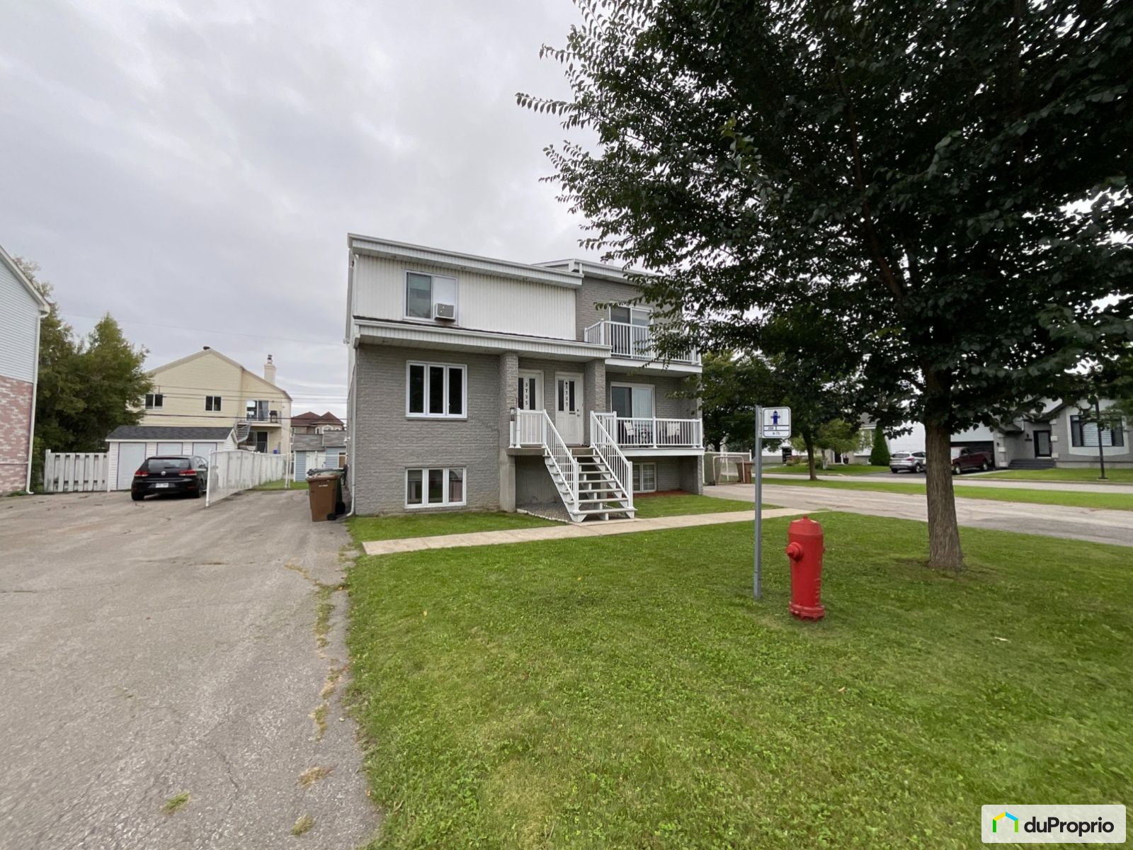 Triplex for sale Boisbriand 7 bedrooms 3 bathrooms 1020430