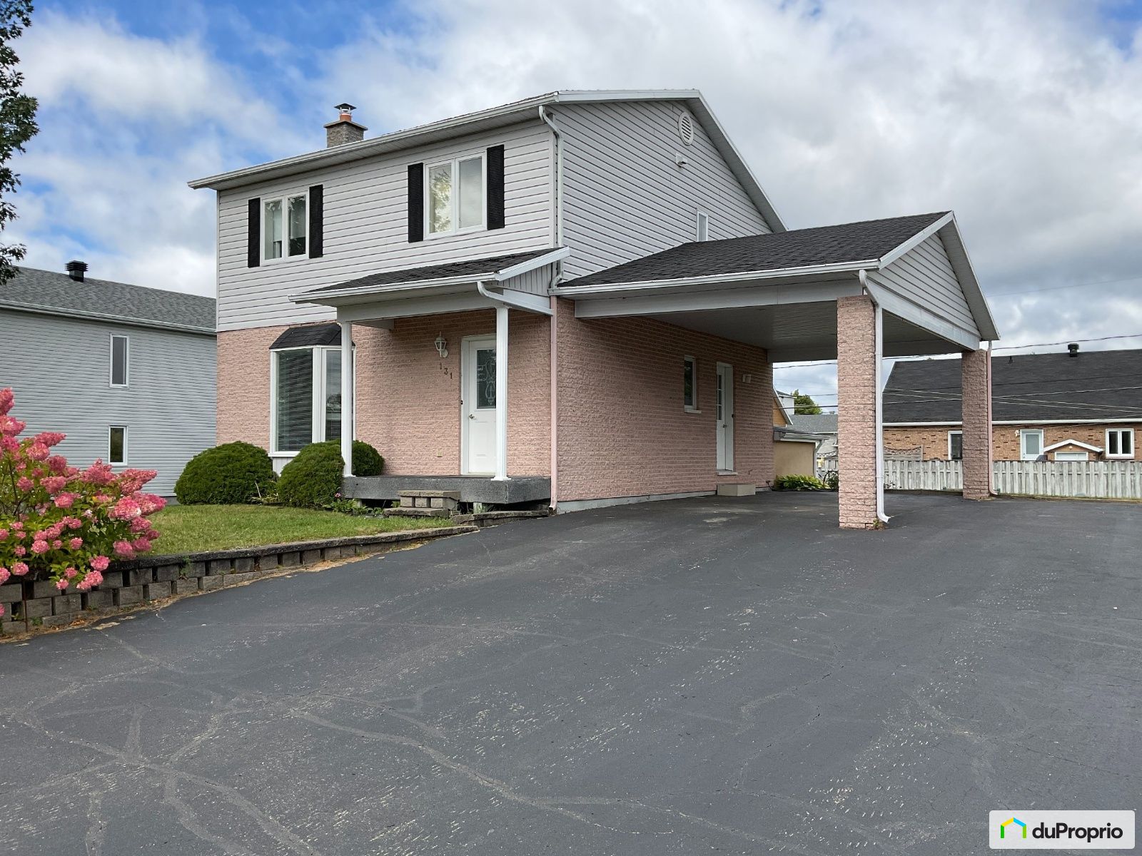 Maison 2 étages à vendre StRaymond 3 chambres 2 salles de bain 1020715