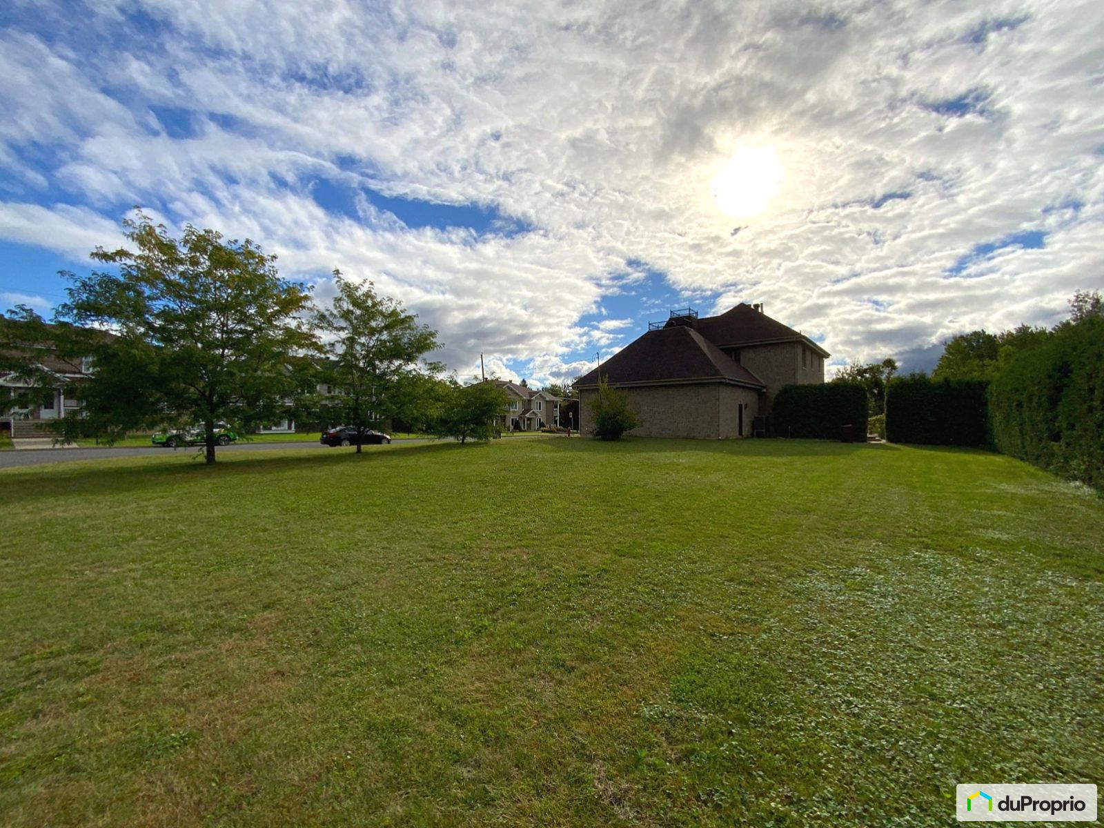 325 Rue Beauchesne — photo 2