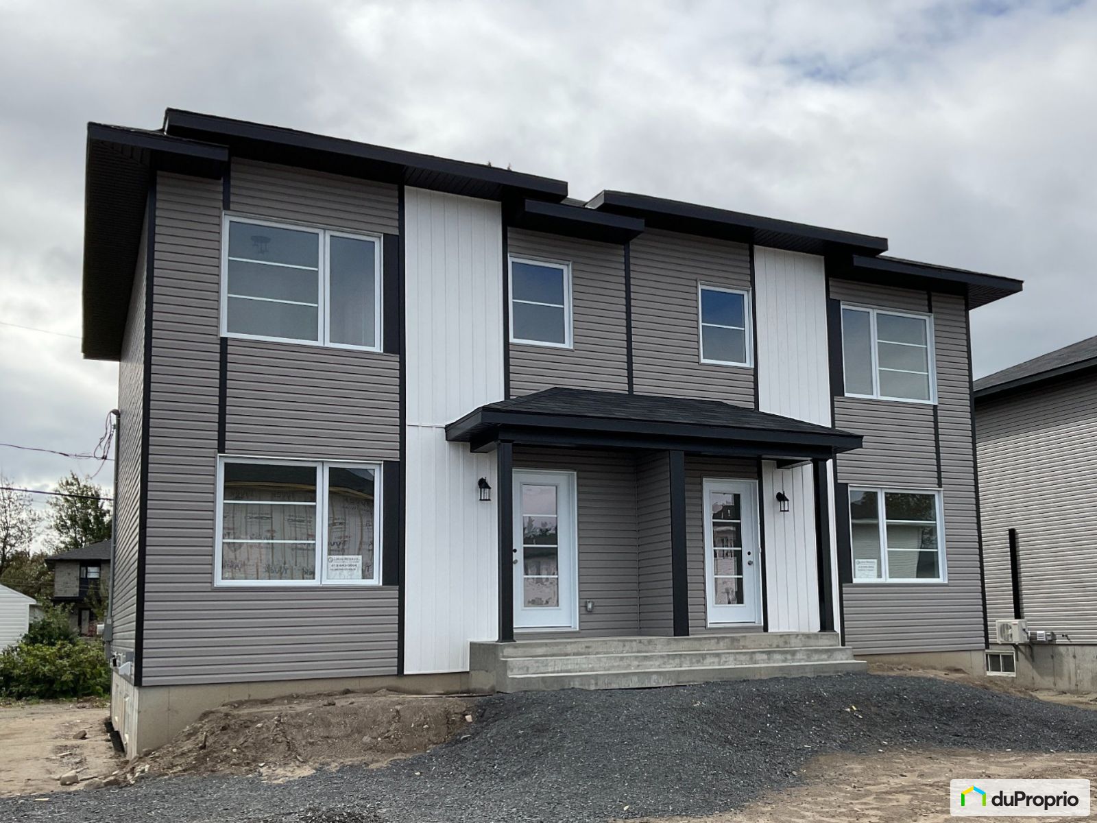 Maison 2 étages neuve à vendre Breakeyville 3 chambres 1021665