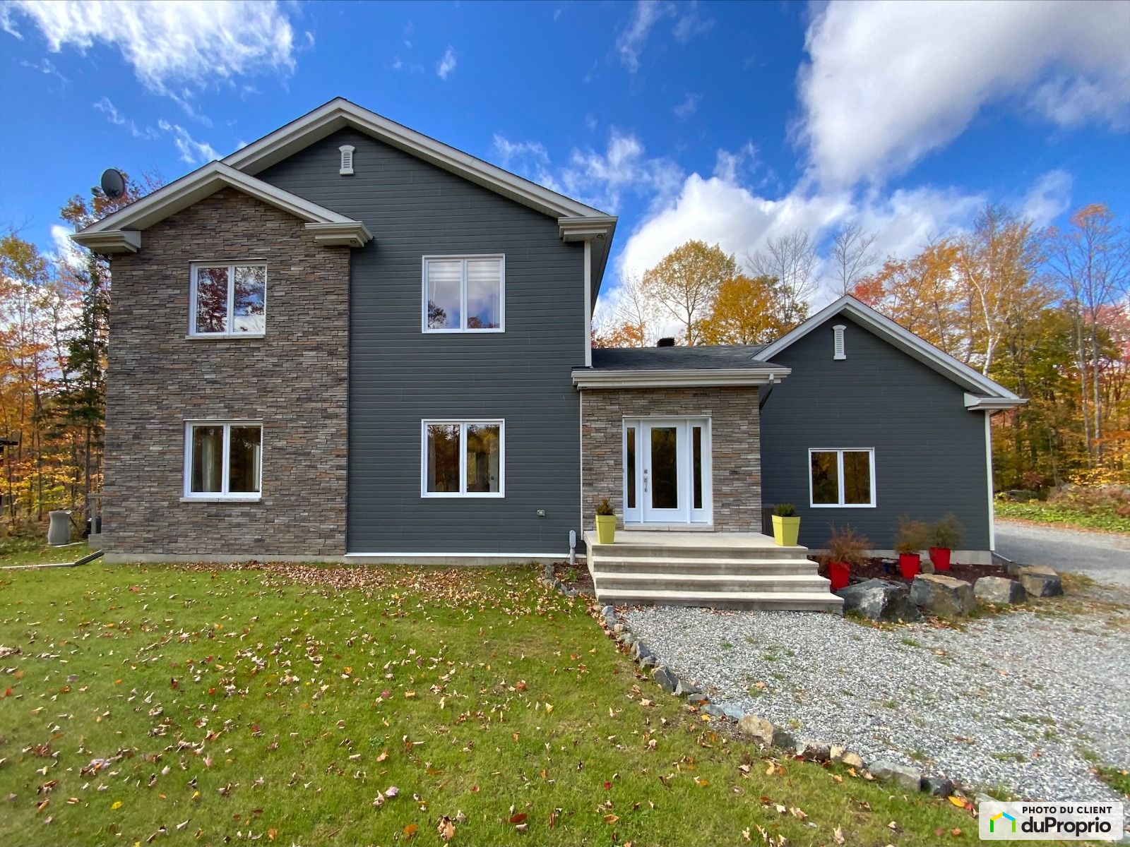 Maison 2 étages à vendre ValDesMonts (Perkins) 3 chambres 1009810