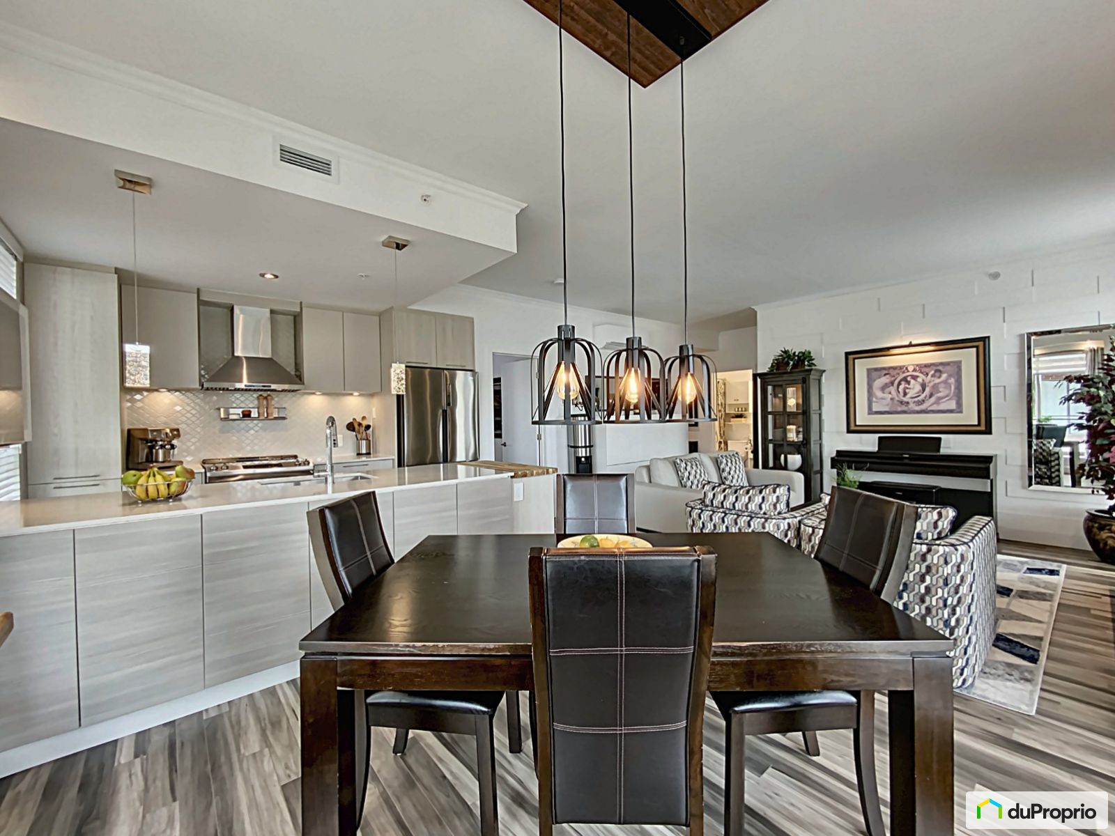 Condo à vendre PointeClaire 2 chambres 2 salles de bain 1021554