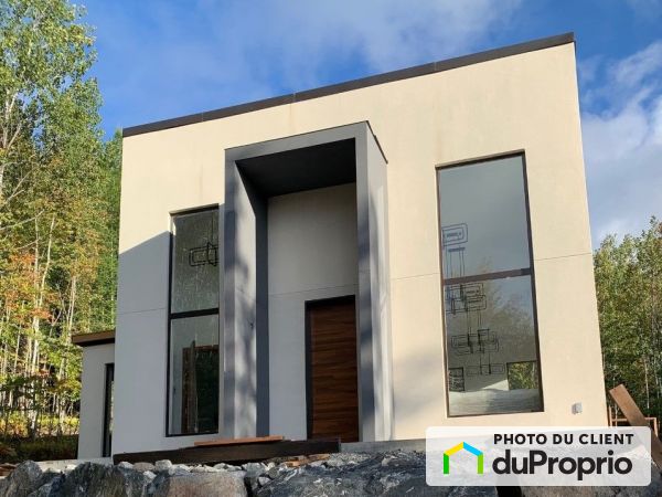 214 rue Terry Fox, Mont-Tremblant (St-Jovite) for sale