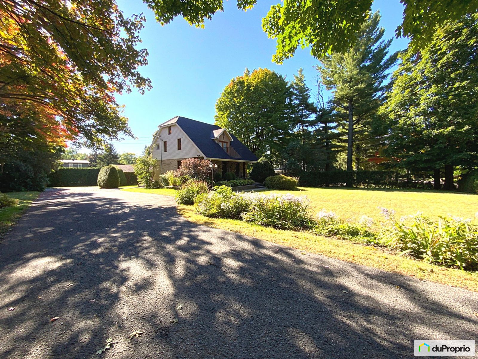 Maison 3 étages à vendre StBrunoDeMontarville 4 chambres 1023570