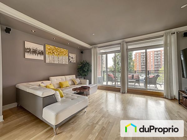 Salon - 207-2100, avenue Terry-Fox, Chomedey à vendre