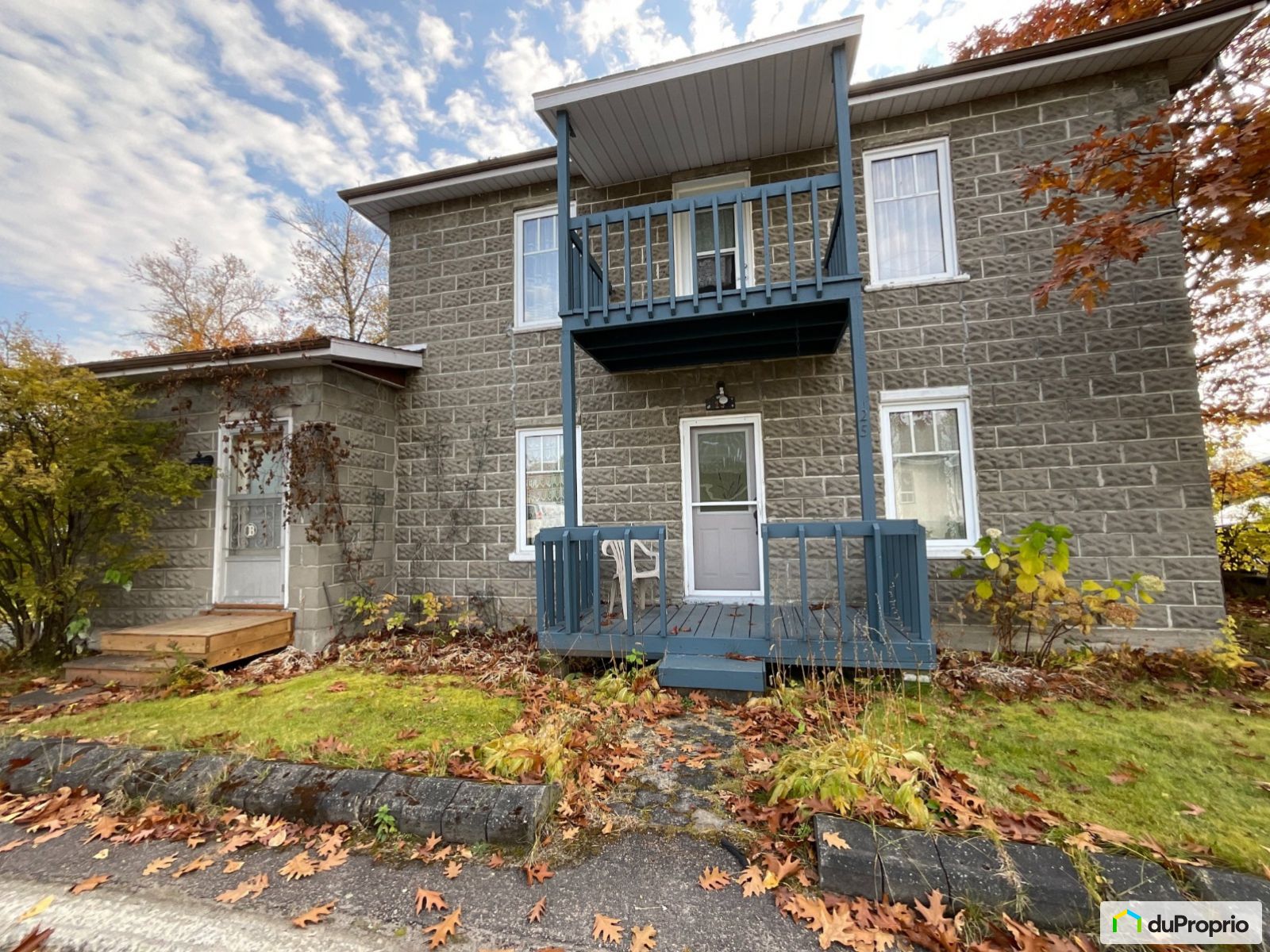 Maison 2 étages à vendre StAmbroise 5 chambres 2 salles de bain 1023994