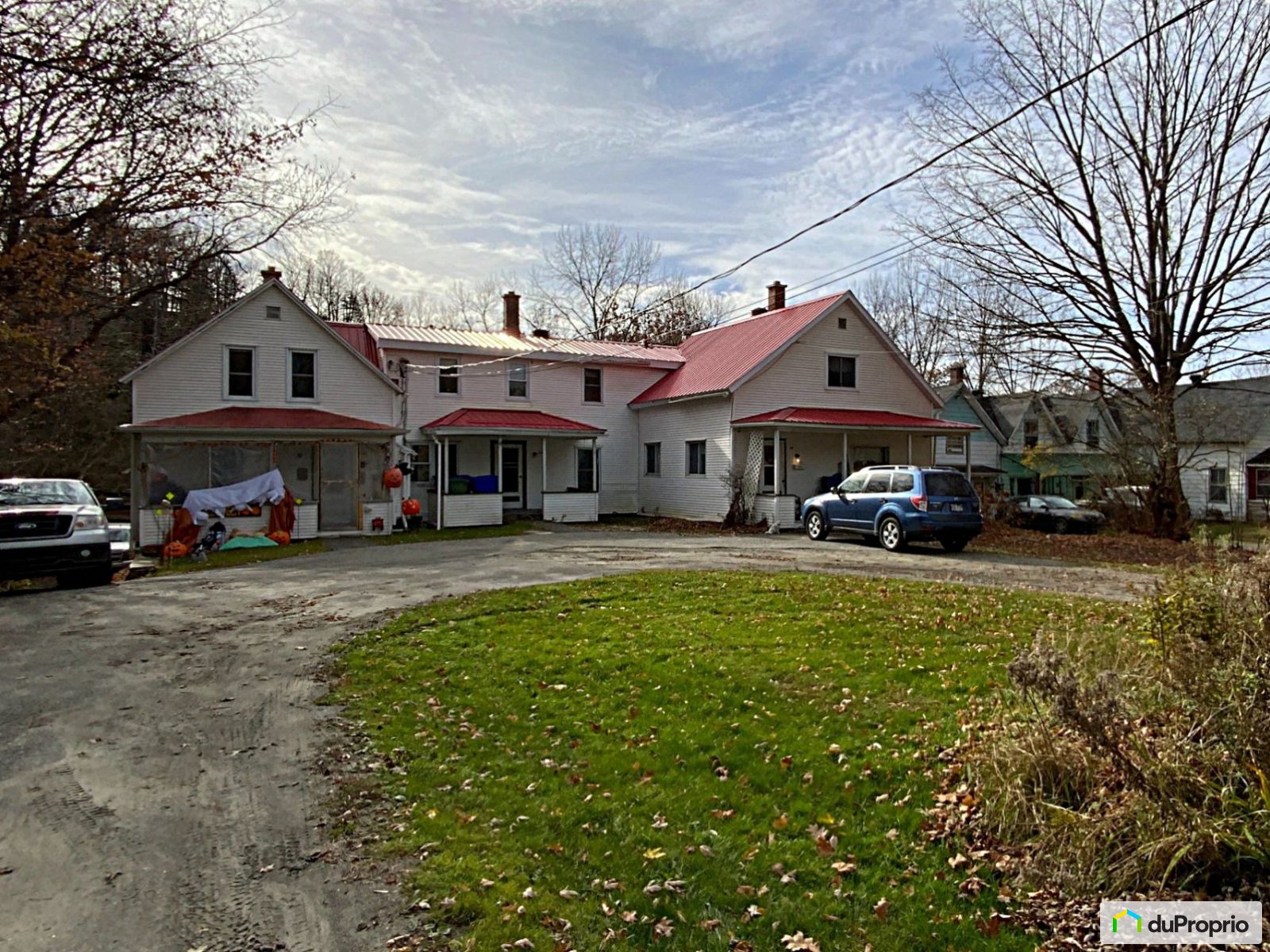 Triplex à vendre Stanstead 7 chambres