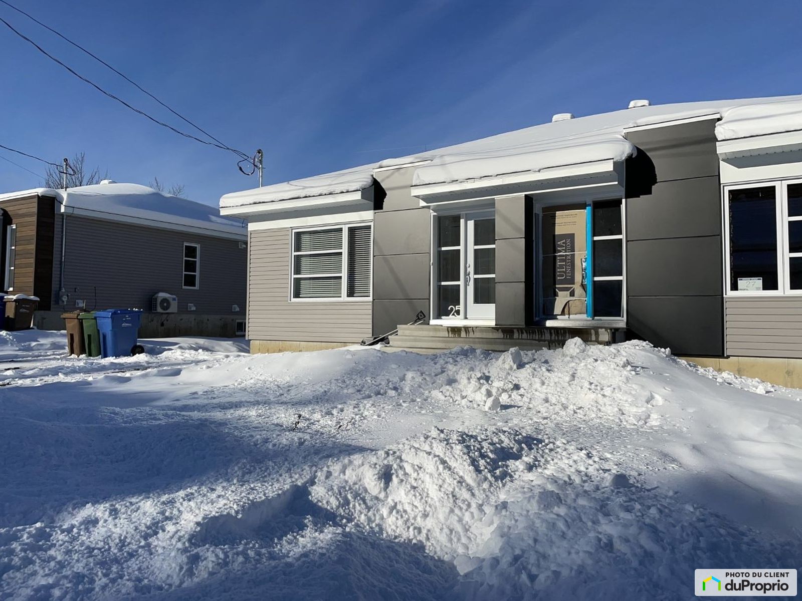 Jumelé neuf à vendre SteBrigitteDeLaval 1 chambre 1 salle de bain
